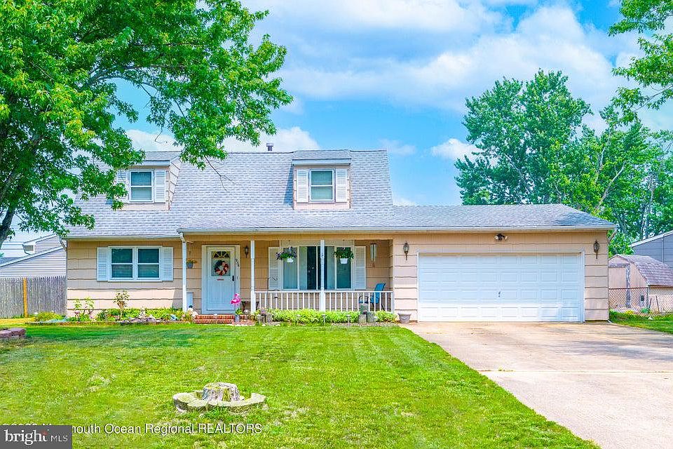 1st image of 936 Hunt Dr