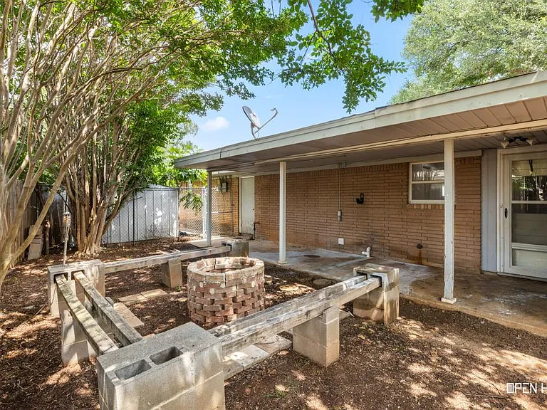 4202 Meadowbrook Dr — Photo 30