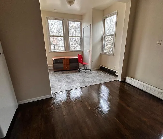 111 Morningside Ave — Photo 3