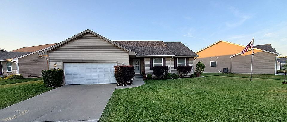 1st image of 1035 Bellflower Dr