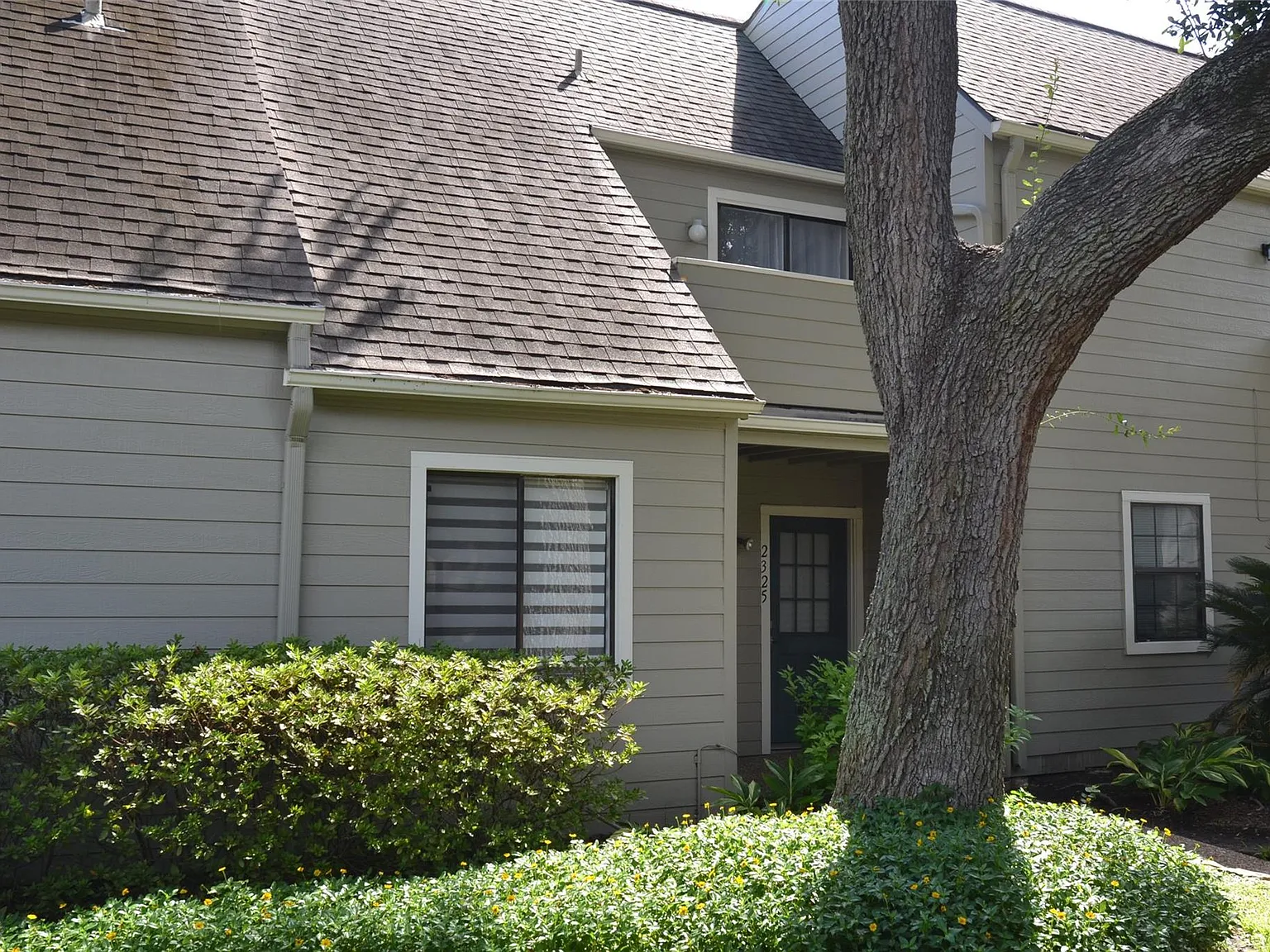 2 bed, 2.5 bath, 1259 sqft, $1,700 — Photo 2
