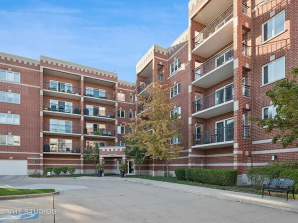 455 W Front St APT 404, Wheaton, IL 60187