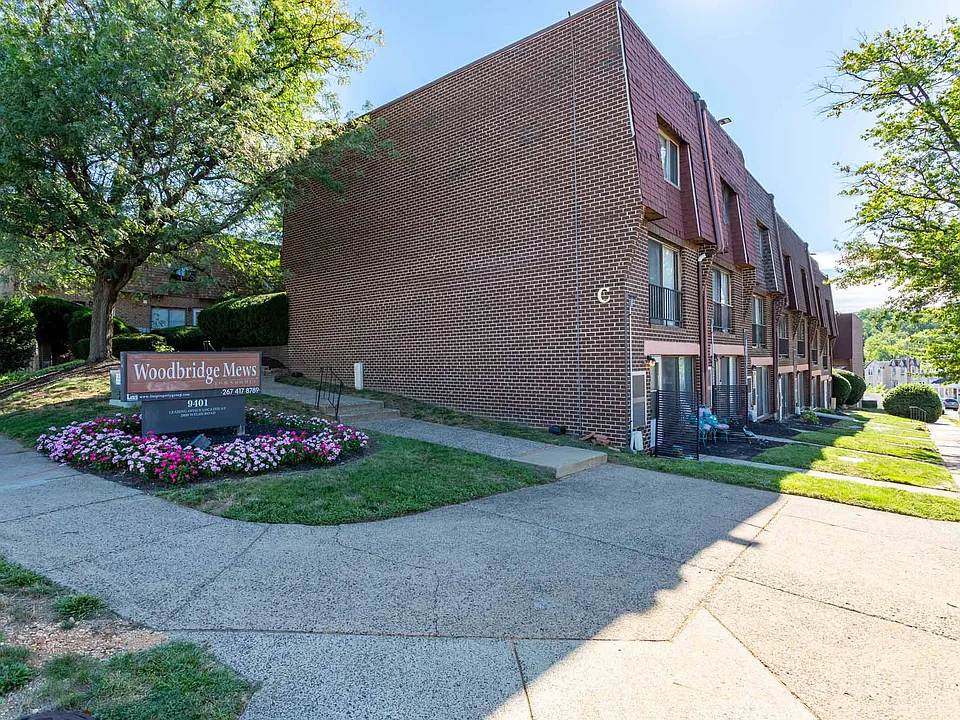 Woodbridge Mews Townhomes