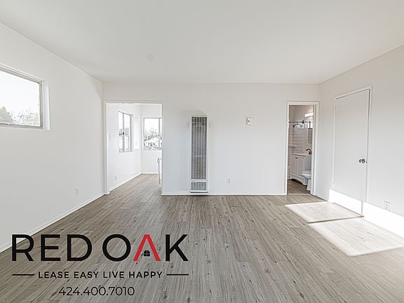 5th image of 6045 1/4 Whitsett Ave #36