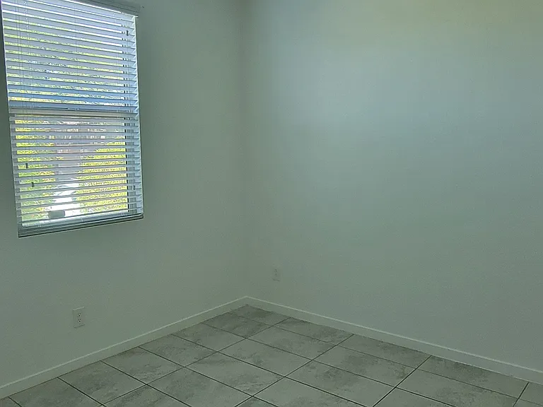 9817 W Southgate Ave — Photo 33