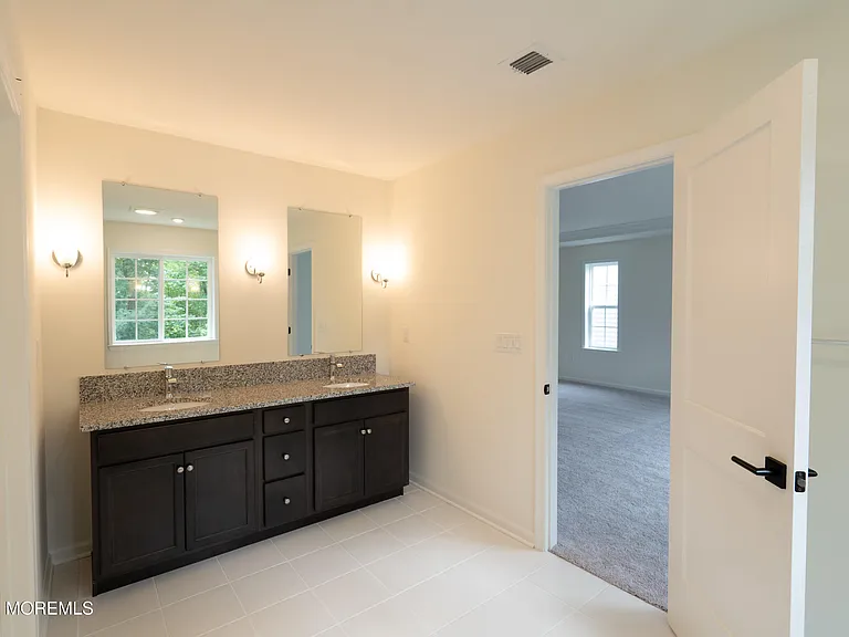 301 Holland Dr — Photo 34