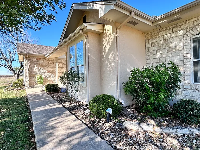 11115 FM 1660 — Photo 33