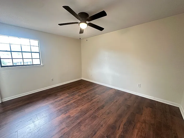 522 S Dresden Ct — Photo 14