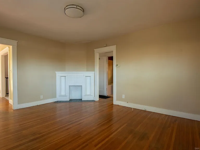 2208 Dwight St — Photo 7