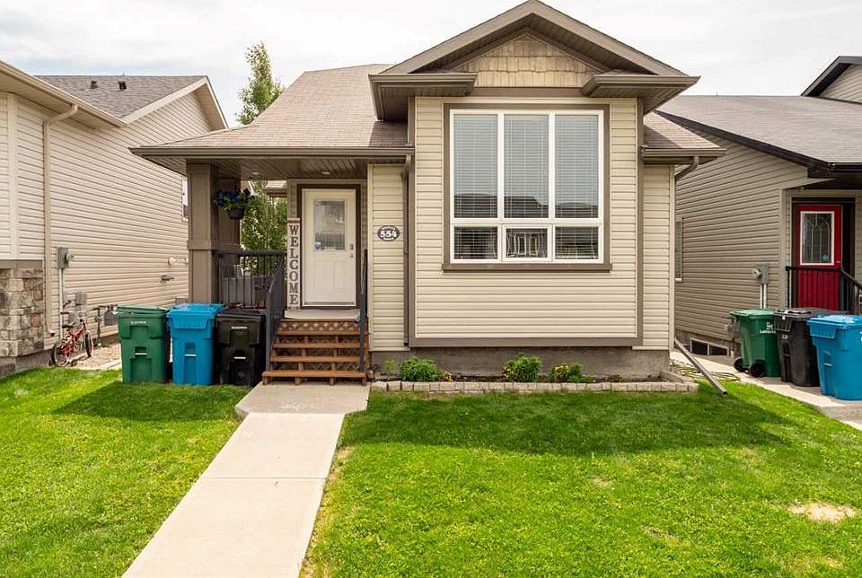 1st image of 554 Margaret Sutherland Cres N