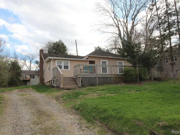 120 E Lafayette St, Milford, MI 48381