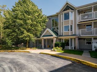 87 Kearney Lake Rd #410, Halifax, NS B3M 4H1