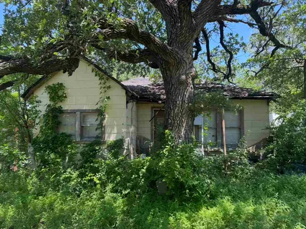 105 N Sheridan St, Medicine Park, OK 73557