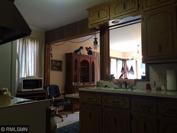 3rd image of 504 2nd St S