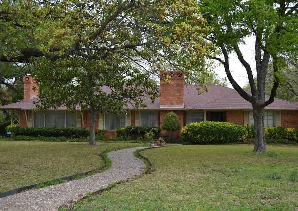 1st image of 6027 Royal Crest Dr