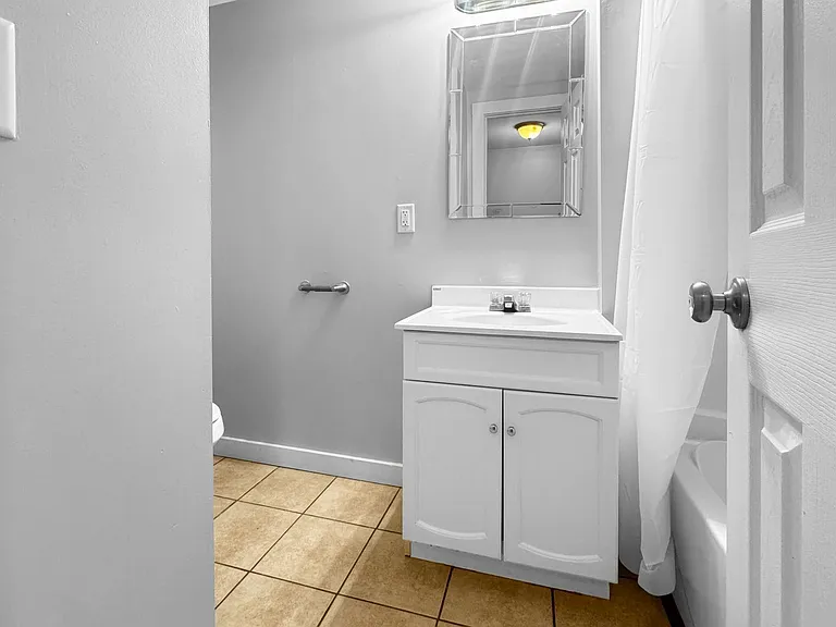 309 Eastern Ave SE #1 — Photo 6