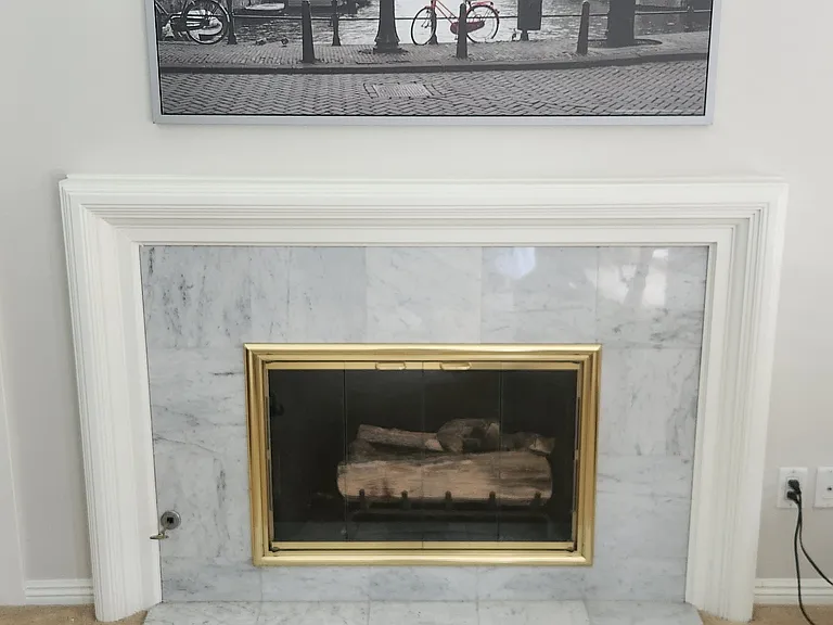 421 Burlington Ct #101 — Photo 14