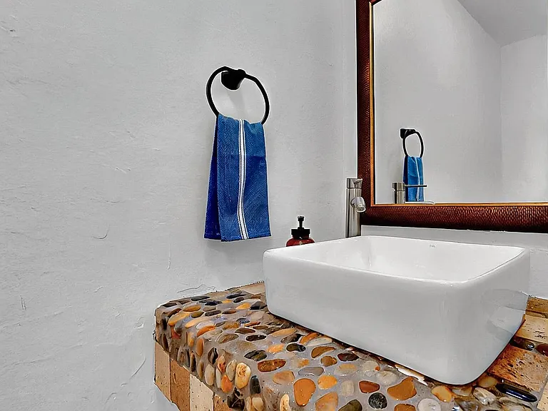 2732 Calle Anna Jean #D — Photo 16