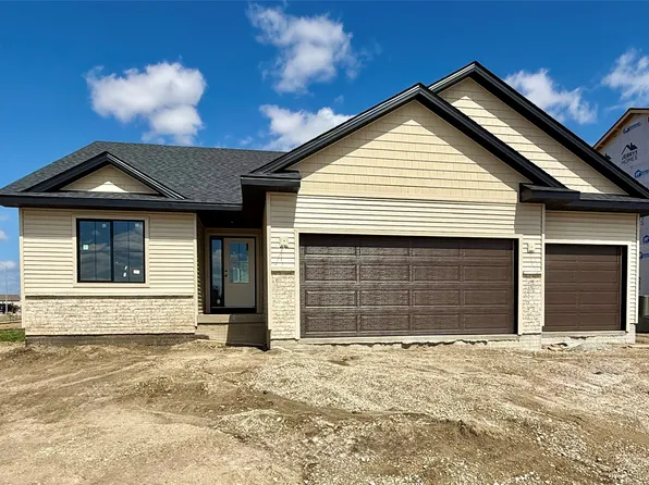 2910 NW Reinhart Dr, Ankeny, IA 50023