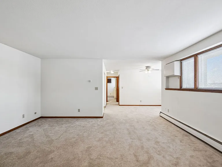 Rose Mall Apartments — Photo 38