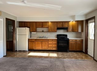 304 Iron Aly, Slatington, PA 18080