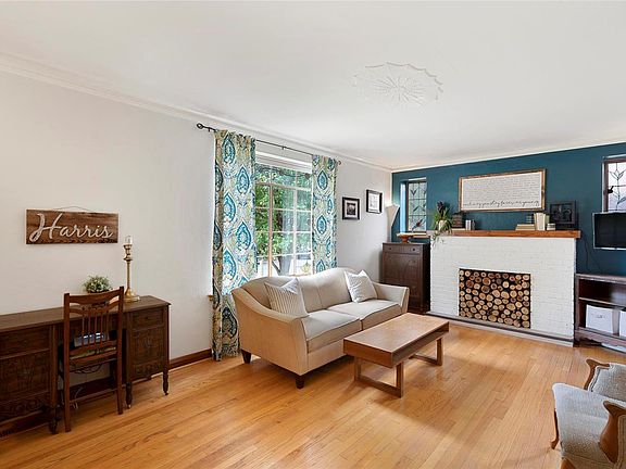 5th image of 5248 Walsh St
