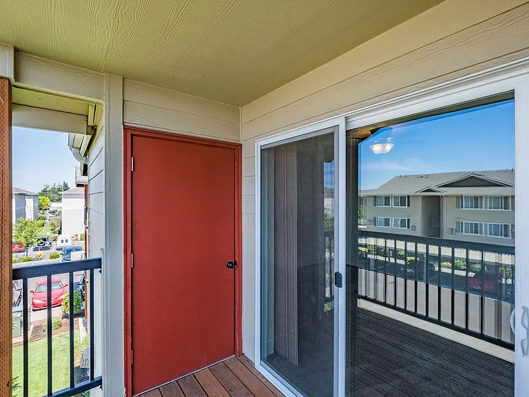 Newcastle Place Apartments — Photo 85