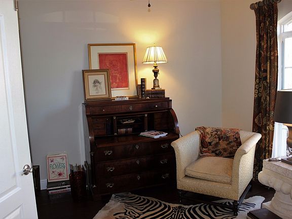3rd image of 215 Belgian Way