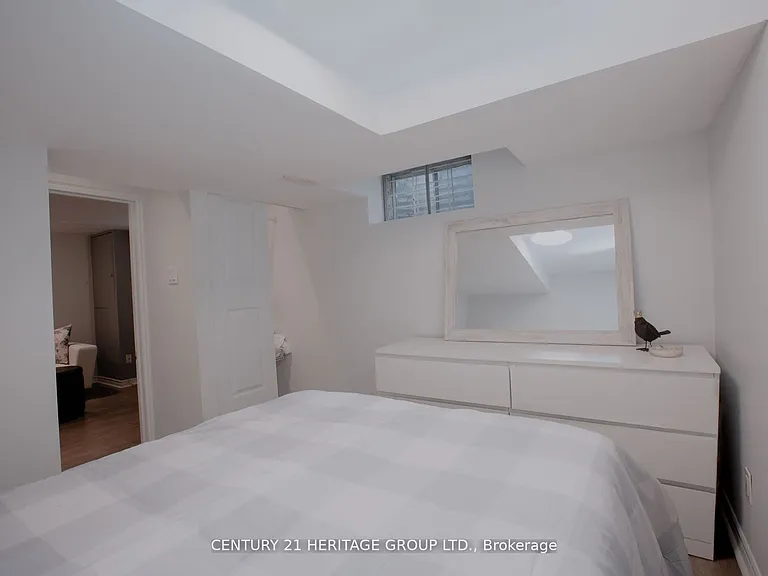16 Lisburn Cres #BASEMENT — Photo 13
