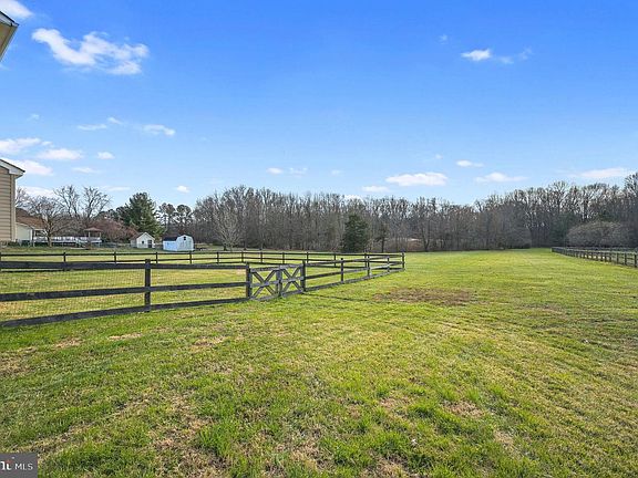 2nd image of 131 Log Yard Ln