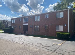 2755 E Maple Rd APT 4, Birmingham, MI 48009