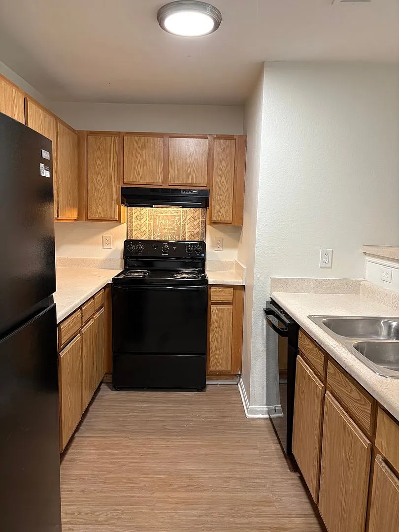 Highlands Apts — Photo 1