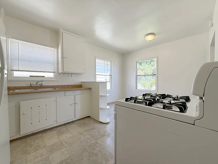 909 Laurel St #1 — Photo 10