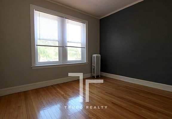 4th image of 1415 W Hutchinson St APT 003