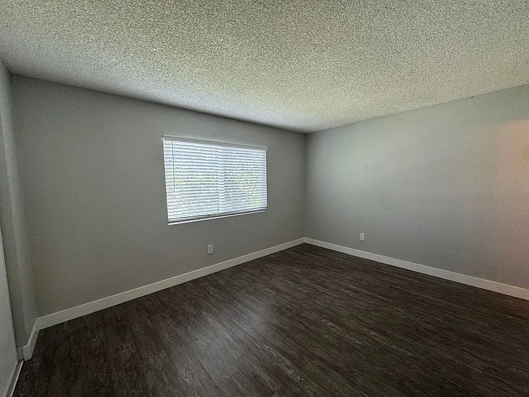 West Fifth Apartments — Photo 157