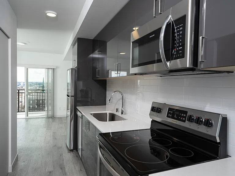 One Bedroom Urban Entry/Kitchen One Bedroom Urban Entry/Kitchen
