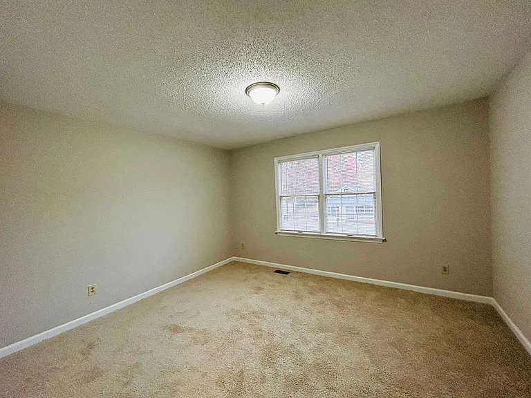 308 Poplar St — Photo 6