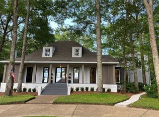 37 Canebrake Blvd, Hattiesburg, MS 39402
