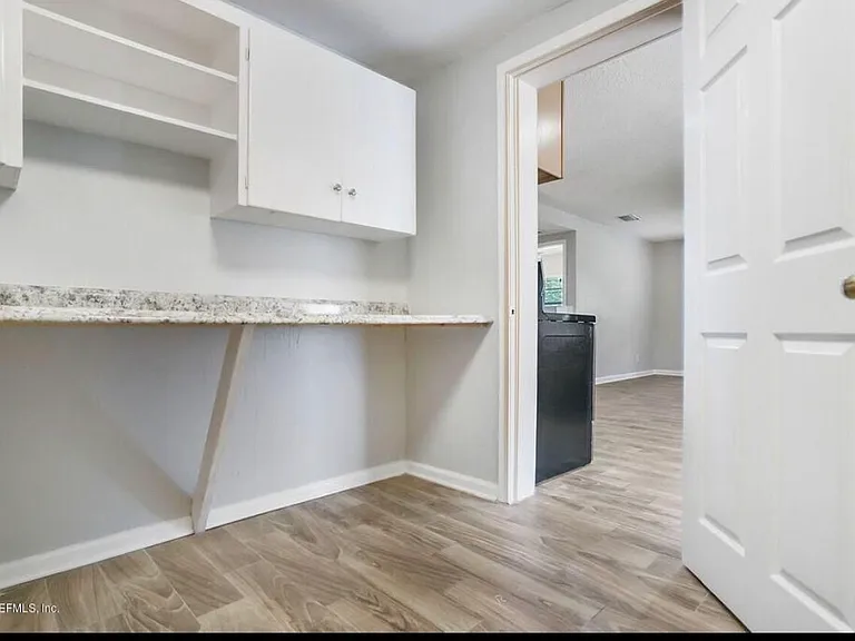 2926 W Brackridge Blvd — Photo 8