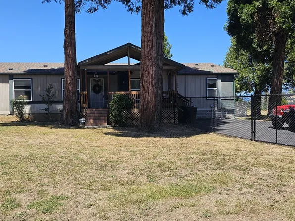 220 Wild River Dr, Roseburg, OR 97470
