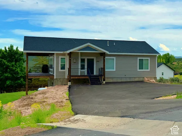 2582 Country Club Way, Garden City, UT 84028