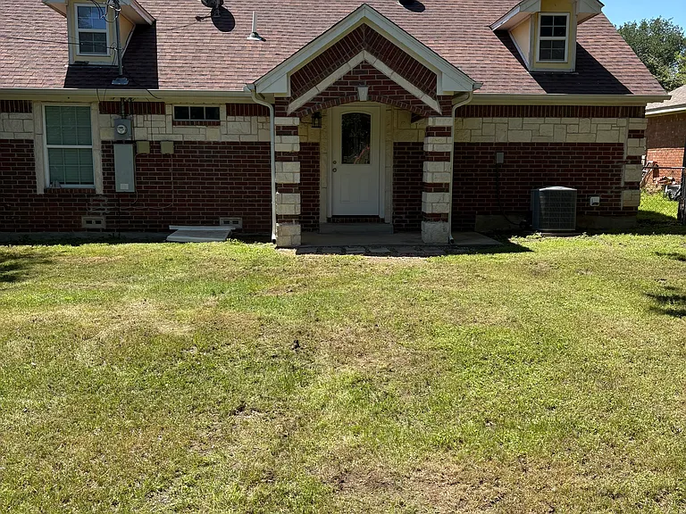 804 Clyde St — Photo 10