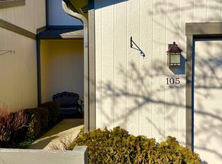 105 Viola Ct, Rolling Meadows, IL 60008