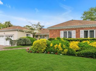 1603 Cynthia Ct, Hewlett, NY 11557