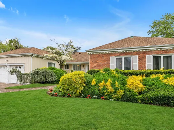 1603 Cynthia Court, Hewlett, NY 11557