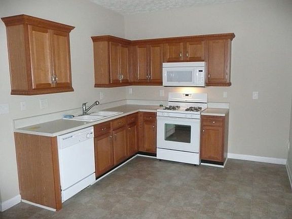 3rd image of 3961 Jackson Shoals Dr