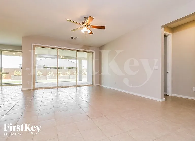13581 N 141st Ln — Photo 5