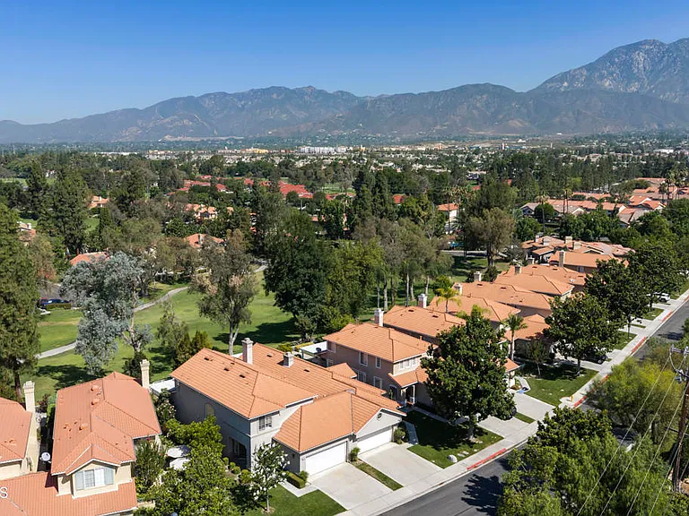 1549 Spyglass Dr — Photo 38
