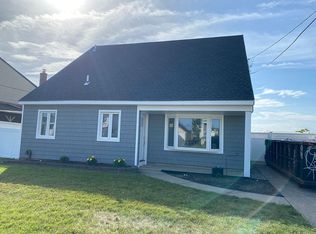 50 Waterford Rd, Island Park, NY 11558
