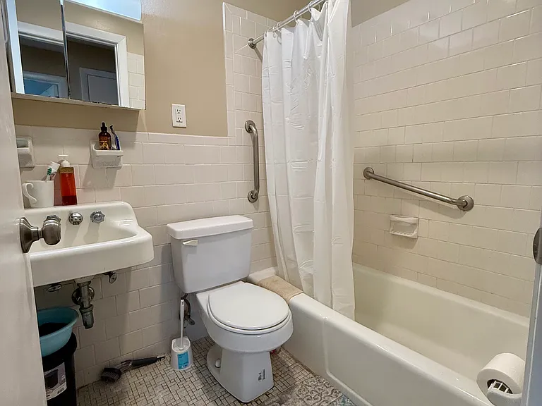 69 Newton St #8 — Photo 10